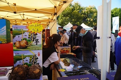江蘇名優(yōu)農(nóng)產(chǎn)品進(jìn)上海展銷會(huì)成功舉辦，助推區(qū)域合作與物資供銷